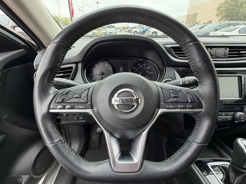 Used 2019 Nissan Rogue SV FWD image 13