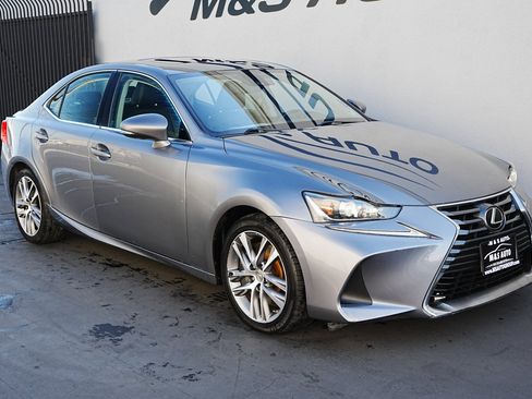 Used 2019 Lexus IS 300 image 3