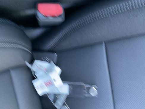 New 2026 Chevrolet Equinox EV LT image 19