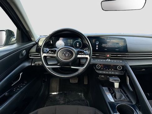 Used 2023 Hyundai Elantra SEL w/ Convenience Package image 20