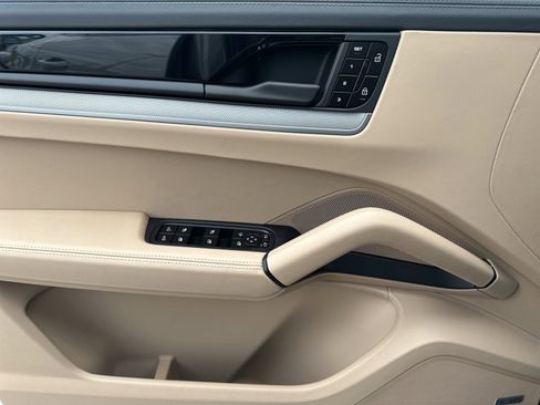 New 2026 Porsche Cayenne AWD/4WD image 21