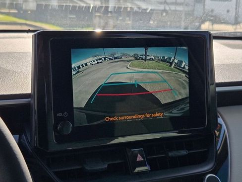 Used 2024 Toyota Corolla Cross LE image 13