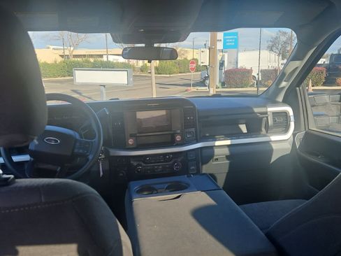 Used 2025 Ford F250 XLT image 10