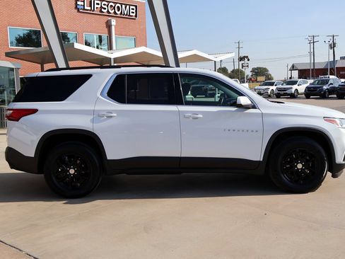 Used 2021 Chevrolet Traverse LT FWD image 5