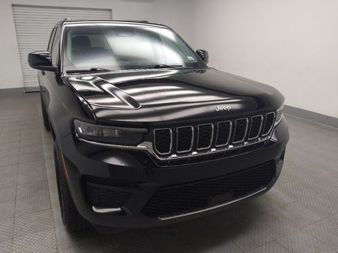 Used 2023 Jeep Grand Cherokee Laredo w/ Luxury Tech Group I AWD/4WD image 14
