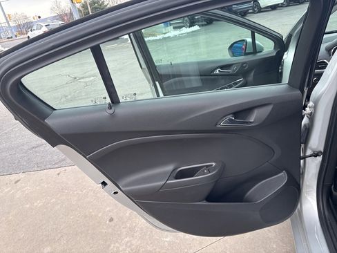 Used 2019 Chevrolet Cruze LS image 27
