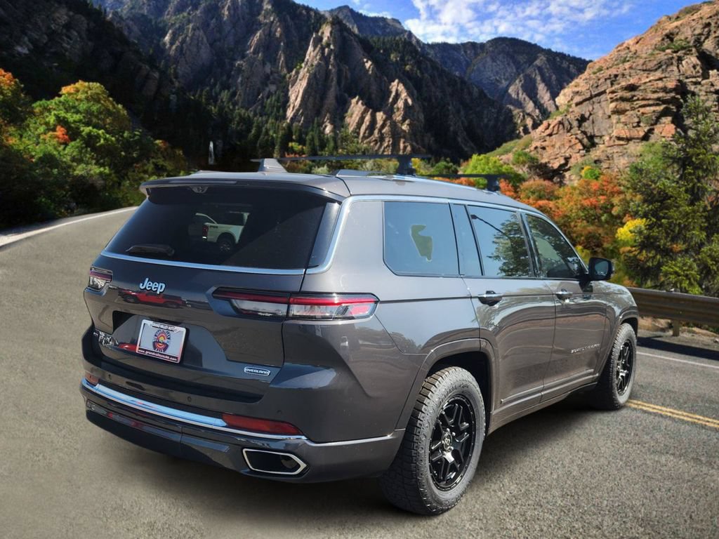 Used 2022 Jeep Grand Cherokee L Overland w/ Luxury Tech Group IV AWD/4WD image 3