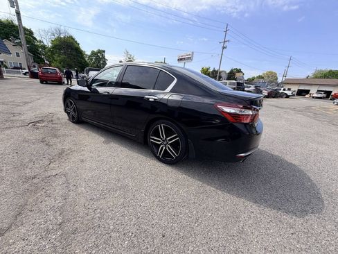 Used 2017 Honda Accord Sport image 39