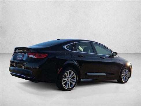 Used 2015 Chrysler 200 Limited w/ Convenience Group image 5