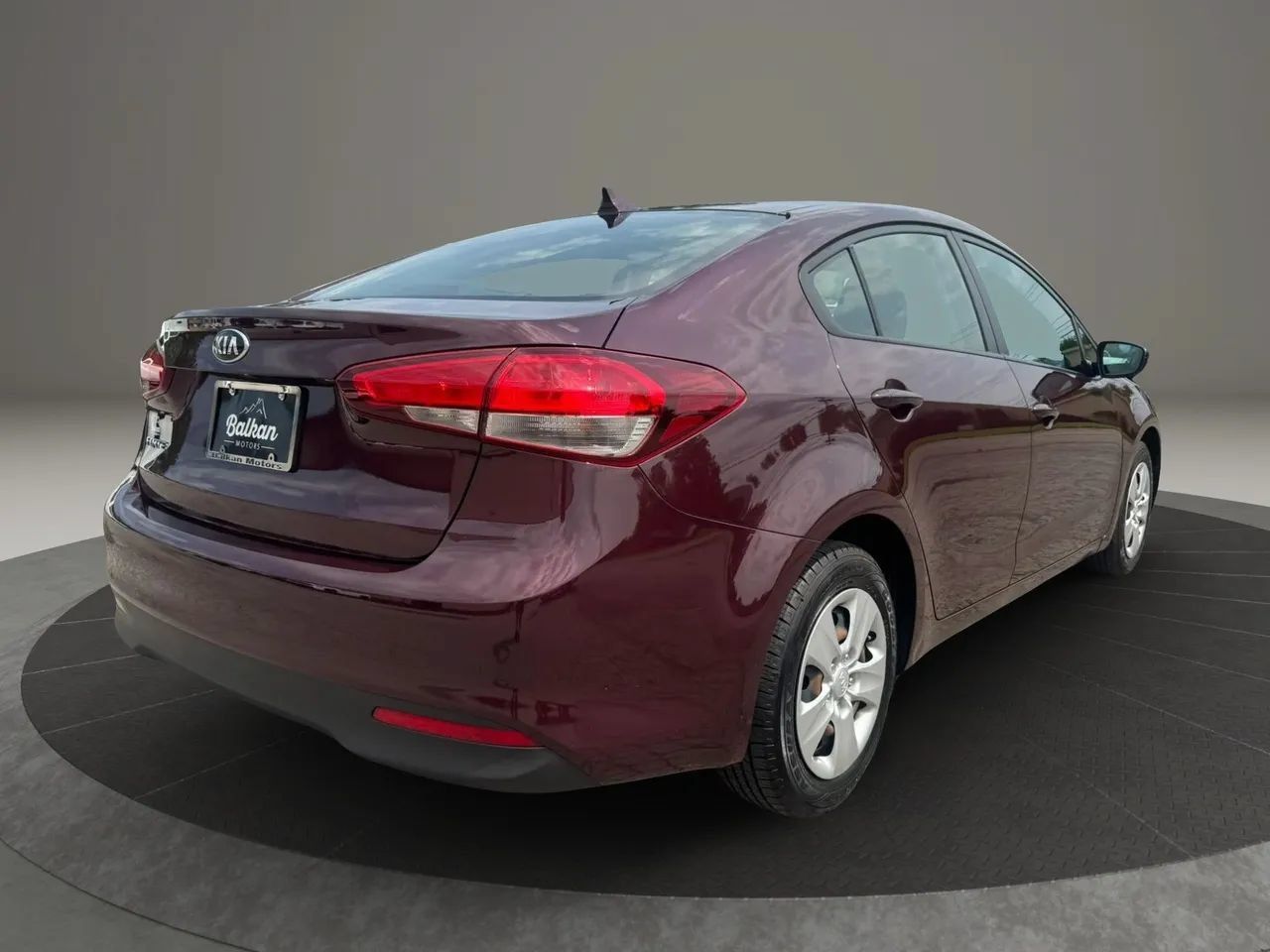 Used 2017 Kia Forte LX FWD image 3
