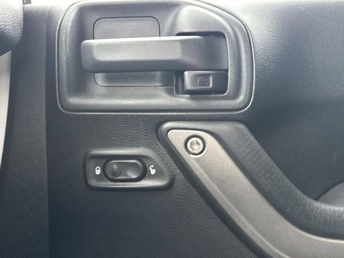 Used 2015 Jeep Wrangler Unlimited Sport w/ Quick Order Package 24S image 19