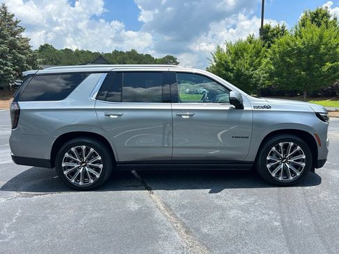 Used 2025 Chevrolet Tahoe High Country AWD/4WD image 29