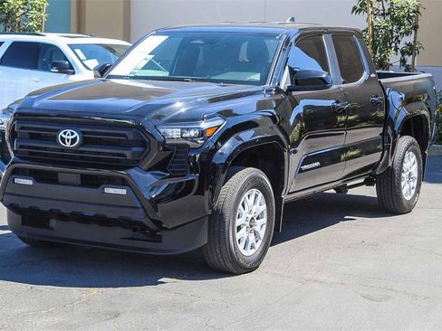 Used 2024 Toyota Tacoma SR5 image 3