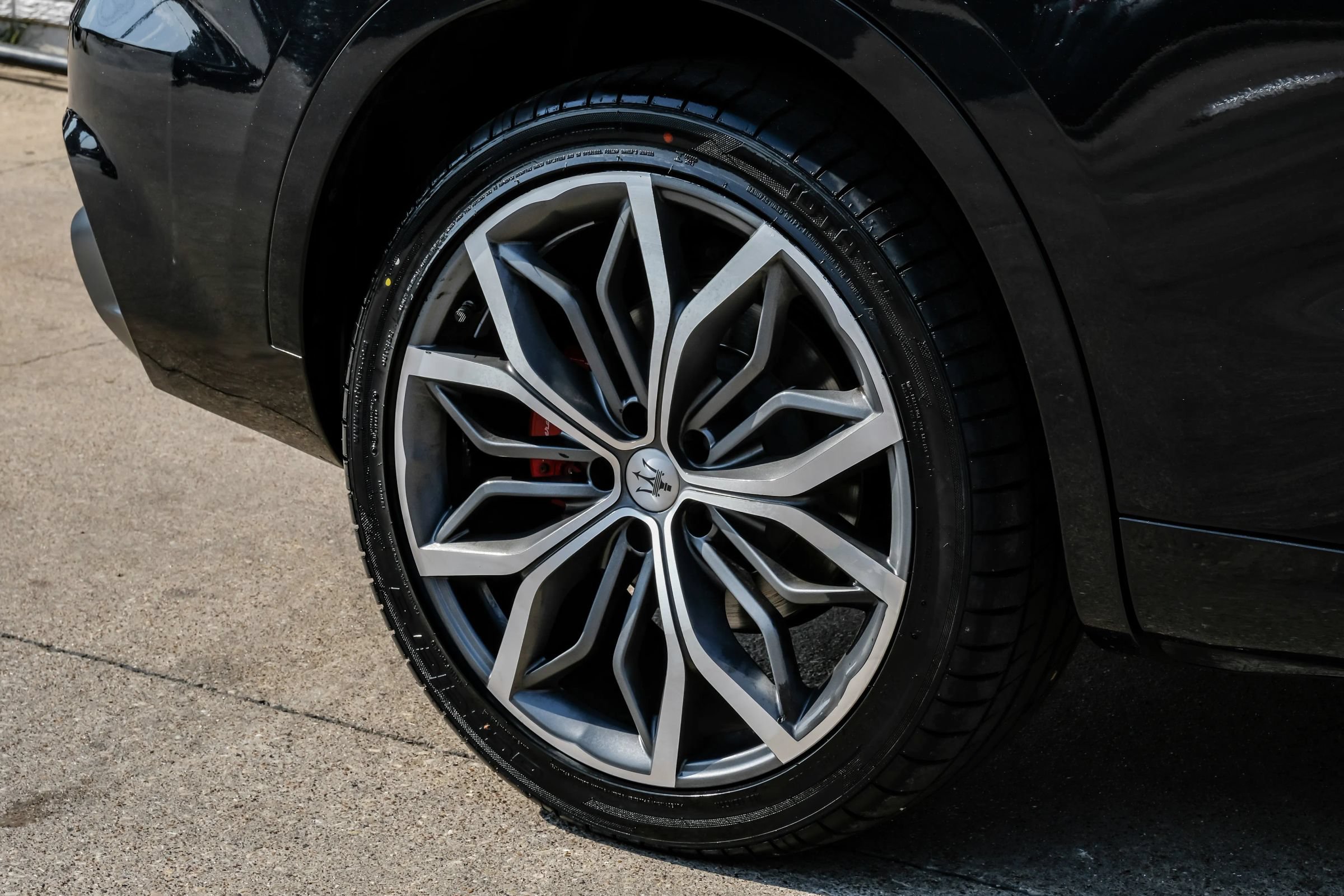 Used 2021 Maserati Levante AWD/4WD image 69