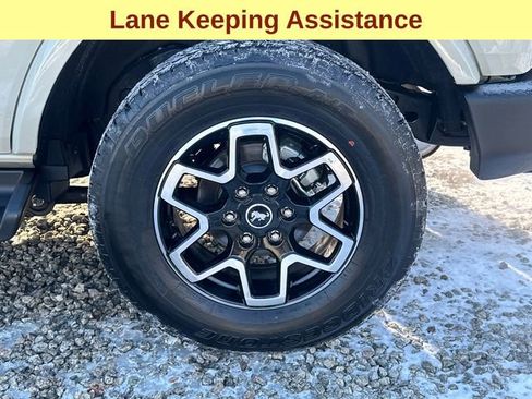 Used 2025 Ford Bronco Outer Banks image 9