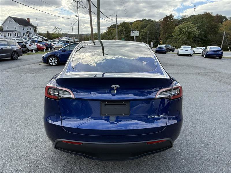 Used 2023 Tesla Model Y AWD image 4