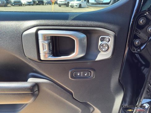 Used 2020 Jeep Wrangler Unlimited Sport S image 27