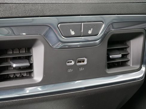 New 2025 GMC Sierra 2500 SLT w/ SLT Premium Package image 10