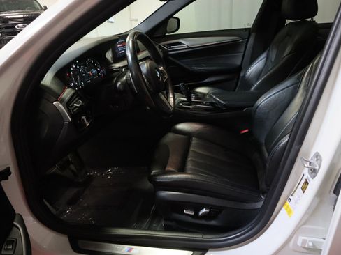 Used 2018 BMW 540i 540i Sedan 4D w/ M Sport Package image 16