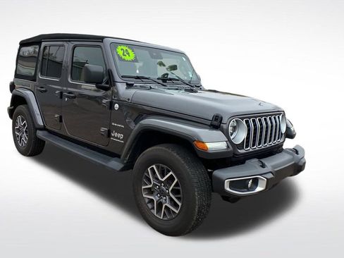 Used 2024 Jeep Wrangler Sahara w/ Safety Group image 7