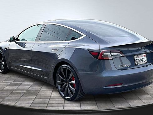 Used 2020 Tesla Model 3 Performance image 2