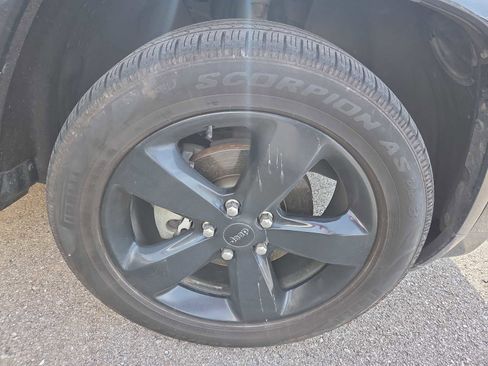 Used 2015 Jeep Grand Cherokee Altitude AWD/4WD image 2