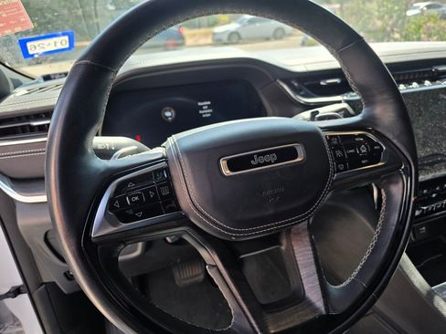 Used 2021 Jeep Grand Cherokee L Overland w/ Advanced Protech Group III AWD/4WD image 10