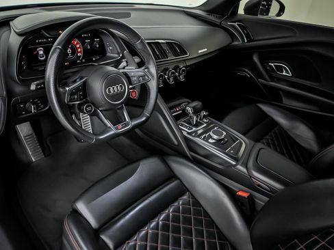 Used 2017 Audi R8 V10 image 21