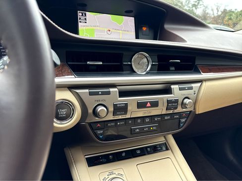 Used 2018 Lexus ES 350 image 14