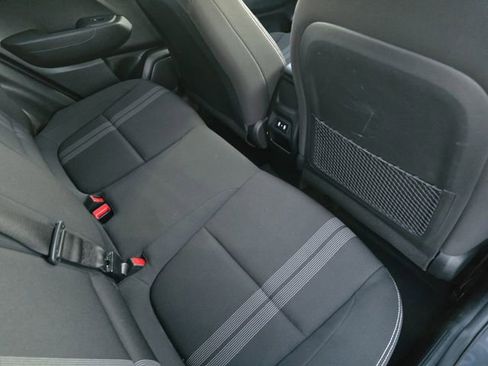 Used 2024 Hyundai Venue SEL image 11