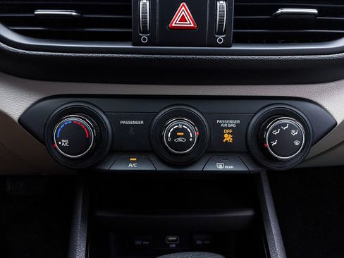 Certified 2023 Kia Forte LXS w/ LXS Technology Package FWD image 22