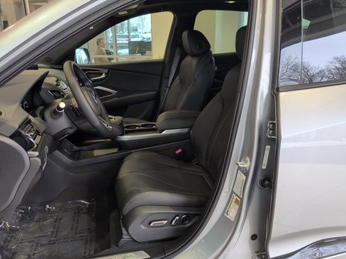 New 2026 Acura RDX SH-AWD image 9