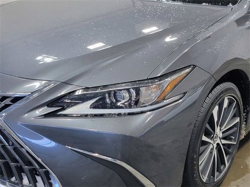 Used 2024 Lexus ES 300h 300h image 10