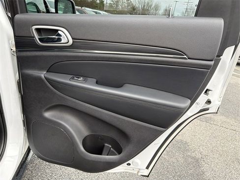 Used 2020 Jeep Grand Cherokee Limited w/ Luxury Group II image 16