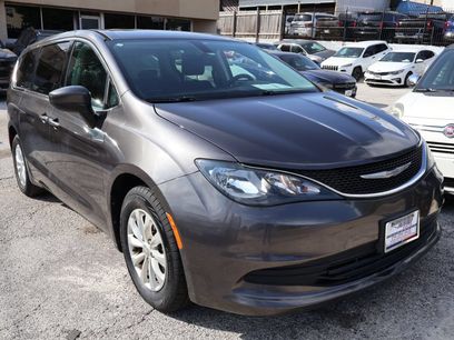 Used 2017 Chrysler Pacifica Touring w/ Tire & Wheel Group