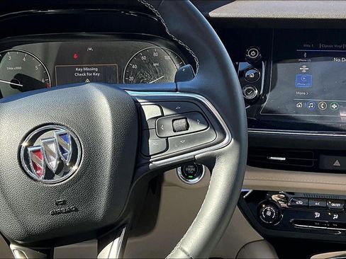 Used 2023 Buick Envision Preferred image 17