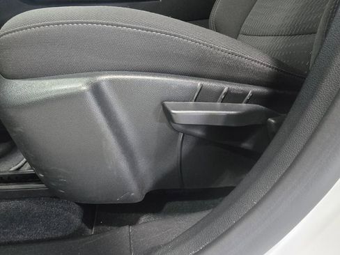 Used 2025 Chevrolet Equinox LT image 15