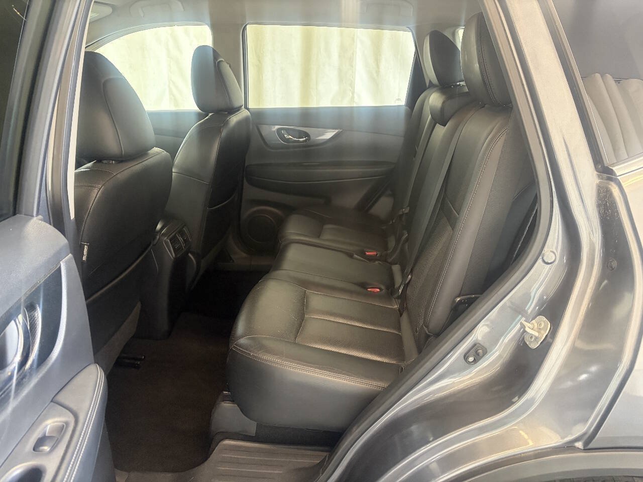 Used 2015 Nissan Rogue SL FWD image 22