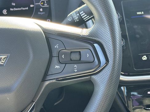 Used 2023 Chevrolet Bolt EUV LT w/ Driver Confidence Package image 9