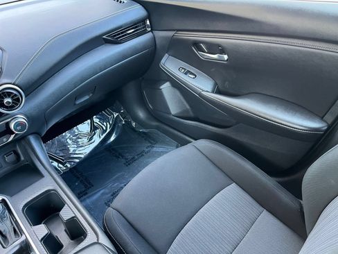 Used 2025 Nissan Sentra SV FWD image 35