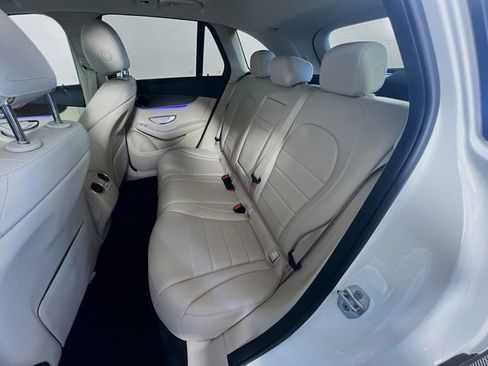 Used 2021 Mercedes-Benz GLC 300 4MATIC w/ Premium Package image 27