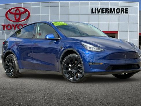 Used 2021 Tesla Model Y Long Range AWD/4WD image 2