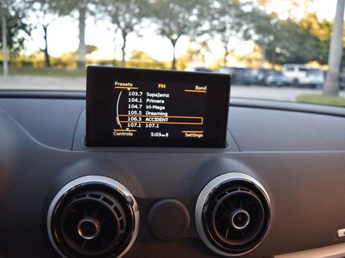 Used 2016 Audi A3 e-tron Premium image 64