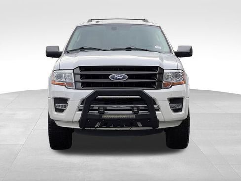 Used 2017 Ford Expedition Limited w/ Equipment Group 301A AWD/4WD image 8