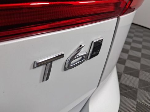 Used 2018 Volvo XC60 T6 Momentum w/ Advanced Package AWD/4WD image 12