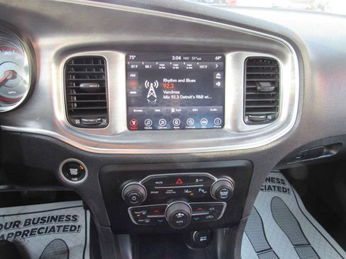 Used 2017 Dodge Charger R/T image 12