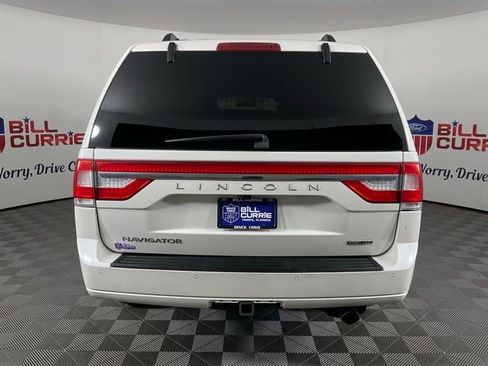 Used 2015 Lincoln Navigator 2WD image 4