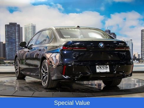 Used 2025 BMW 750e xDrive w/ Executive Package AWD/4WD image 9