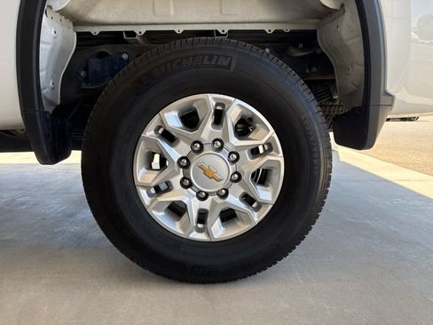 Used 2024 Chevrolet Silverado 3500 LT AWD/4WD image 26