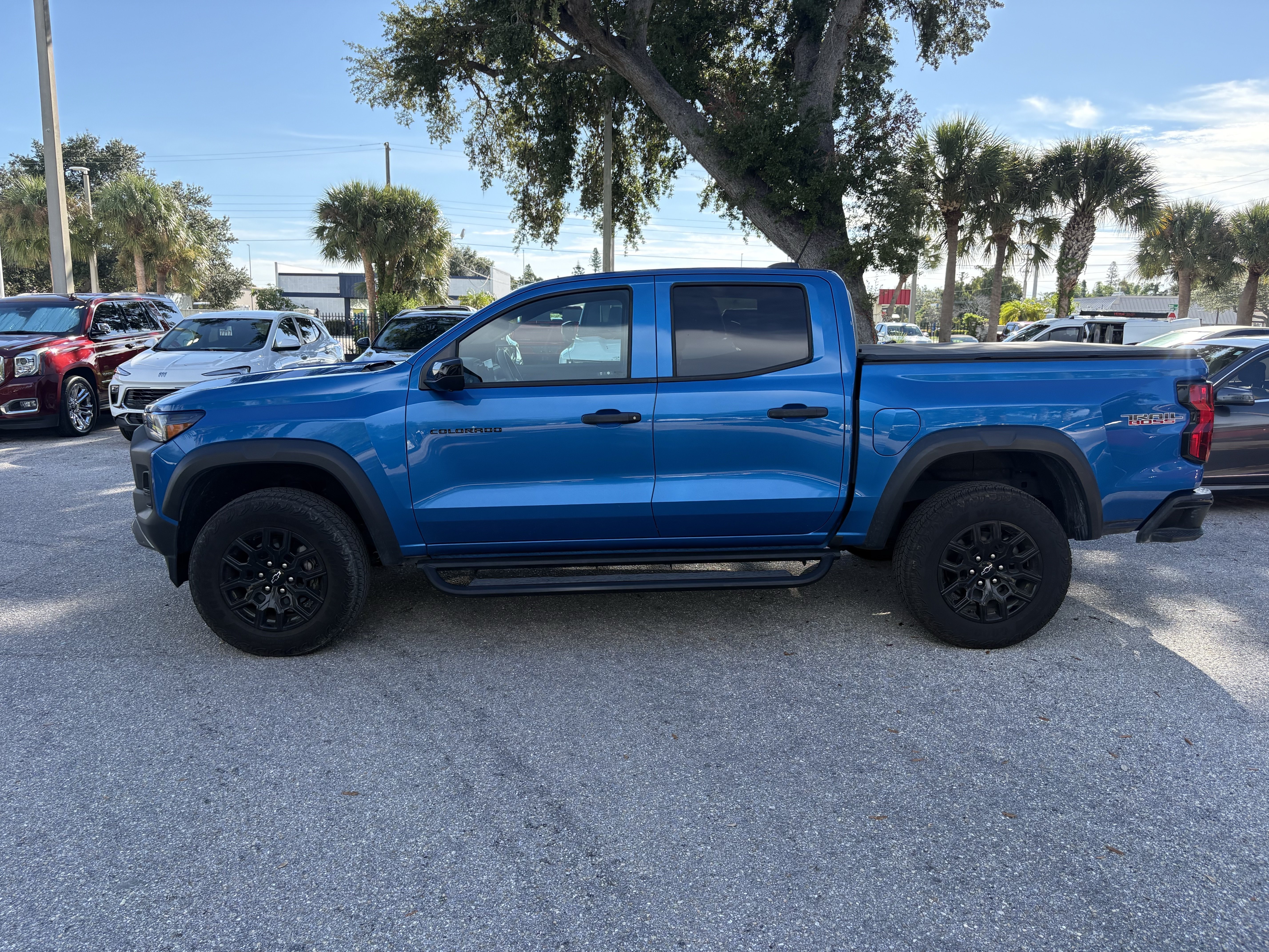 Certified 2024 Chevrolet Colorado Trail Boss w/ Technology Package AWD/4WD image 3